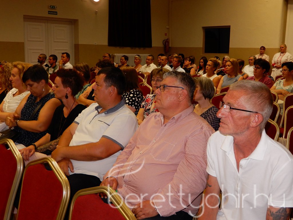 Köszönjük Berettyóújfalu 03